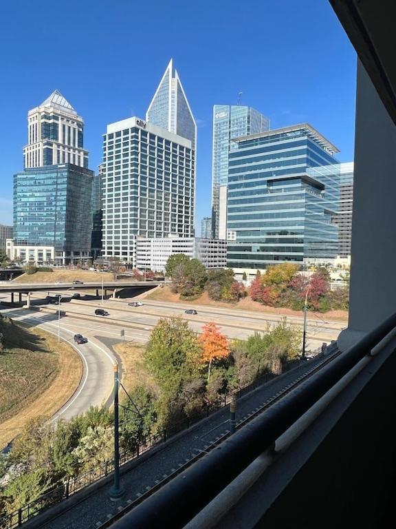 Spacious 2 Bedroom 2 Bathroom Apartment With Balcony In Uptown Charlotte! City Views & Free Parking! Εξωτερικό φωτογραφία